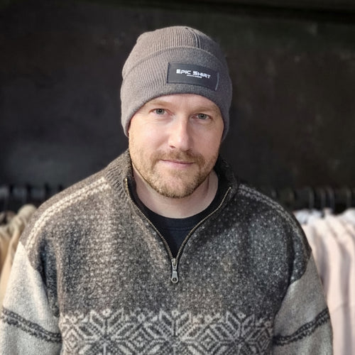 Beanie vinterlue - Epic Shirt (mørk grå)